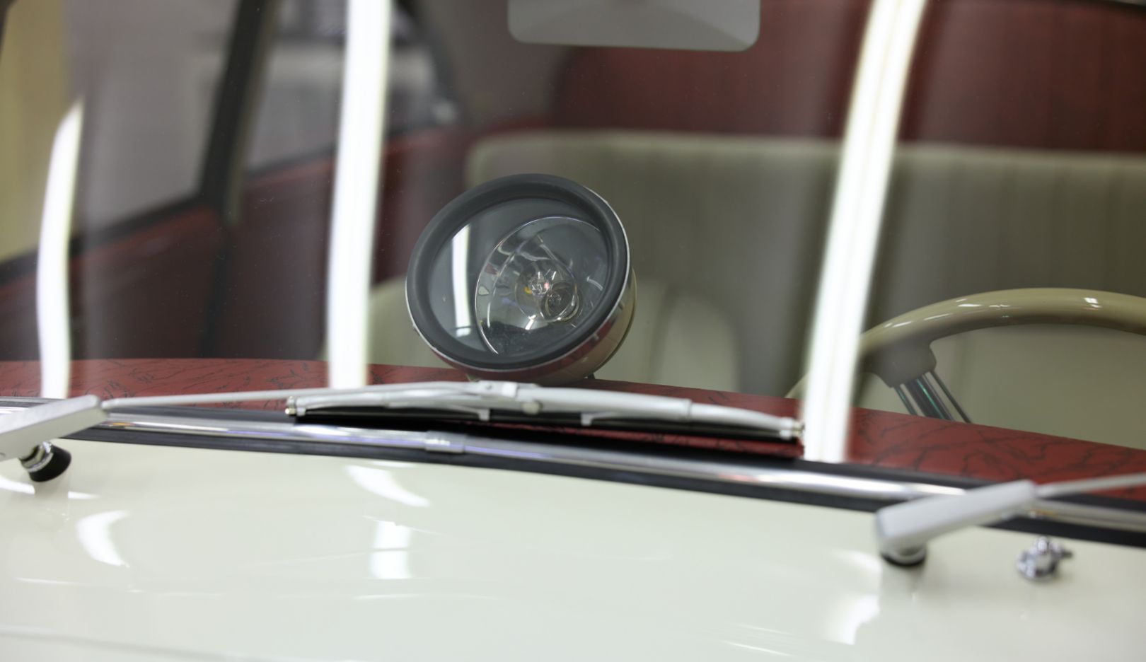 A portable rally light that can be switched on as required was also one of the special requests.