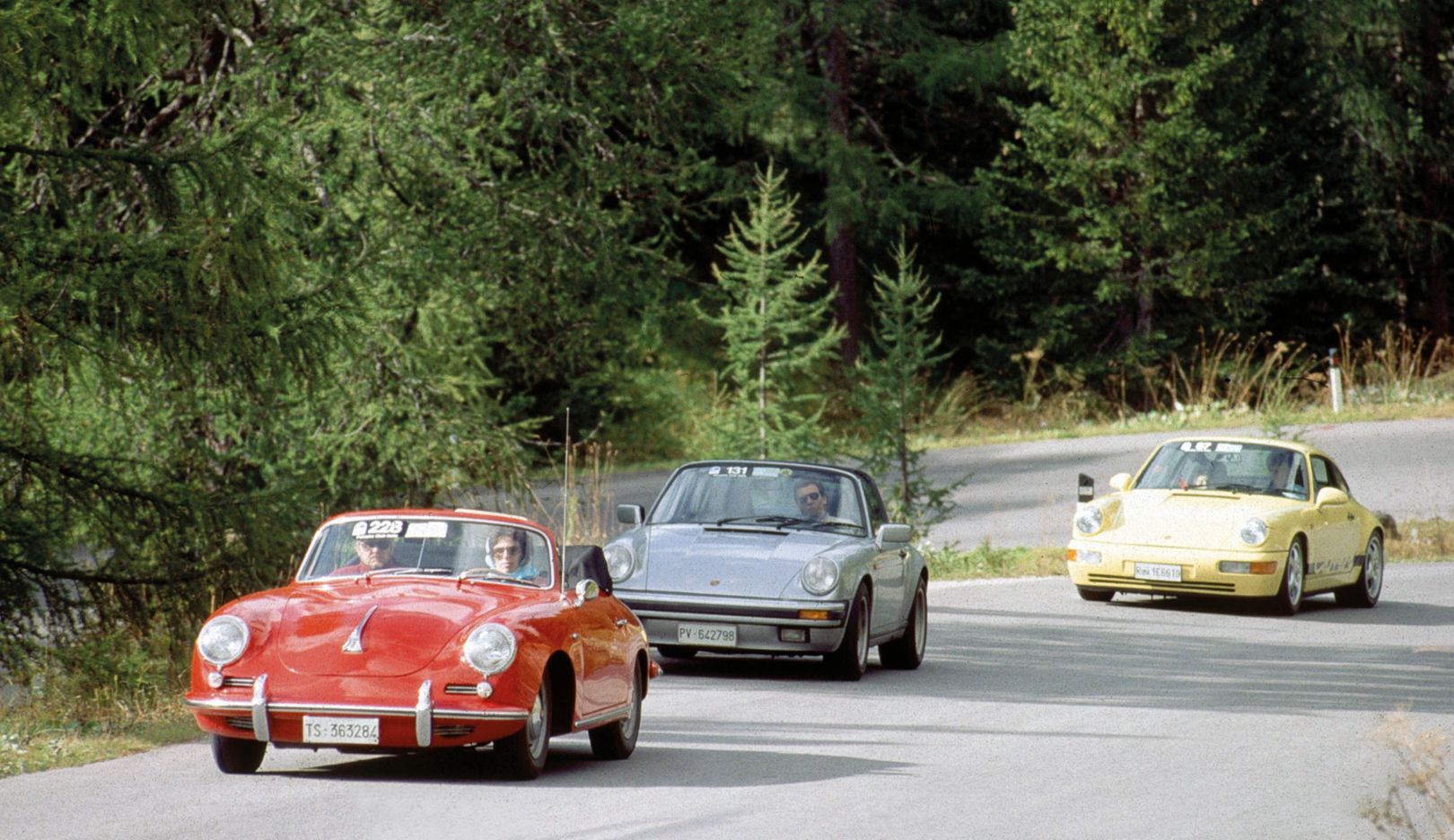 1992: la Porsche Parade di Cortina rappresenta la prima manifestazione ufficiale di taglio lifestyle dedicata ai clienti. Un nuovo modo di comunicare molto apprezzato.