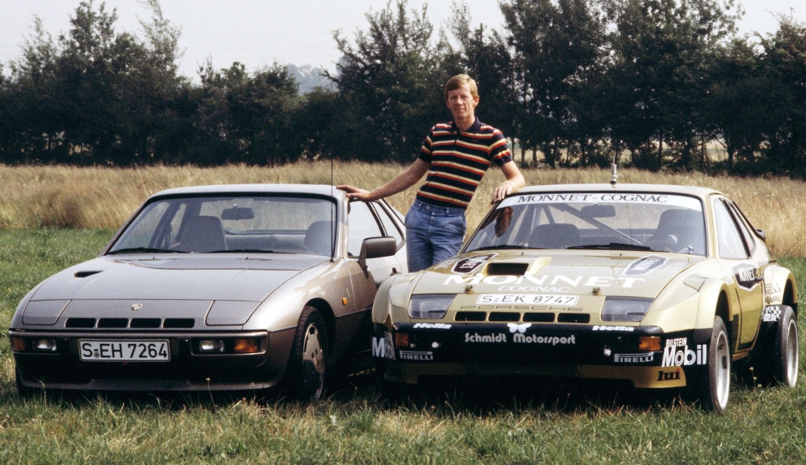 Zweimal Turbo: Rallyelegende Walter Röhrl im Jahr 1981 zwischen einem Porsche 924 Turbo (li.) und dem Porsche 924 Carrera GTS Rallye – das erste Porsche Rallyefahrzeug mit einem Turbo.