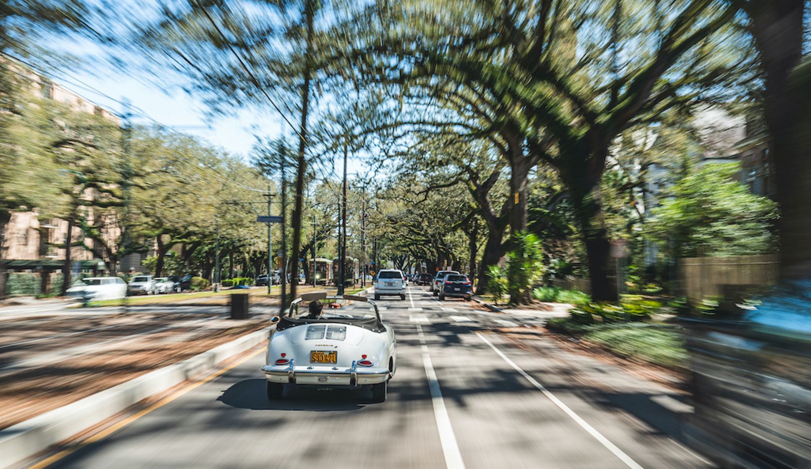 Musikmetropole mit Flair: In New Orleans ist Tyler Thompson zu Hause. Mit seinem elfenbeinfarbenen Porsche 356 B von 1963 zeigt er uns seine Stadt.