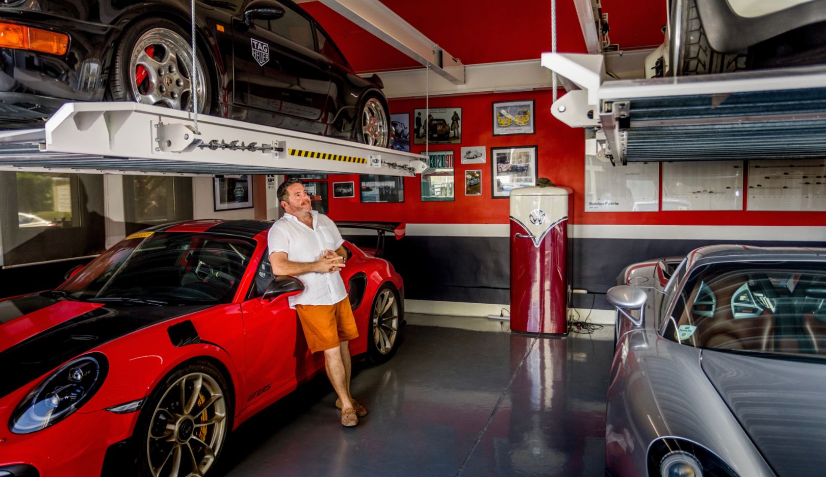 Karim Al Azhari’s collection comprises a total of 18 sports cars from Zuffenhausen. His exclusive garage is a must-see place for Porsche connoisseurs.