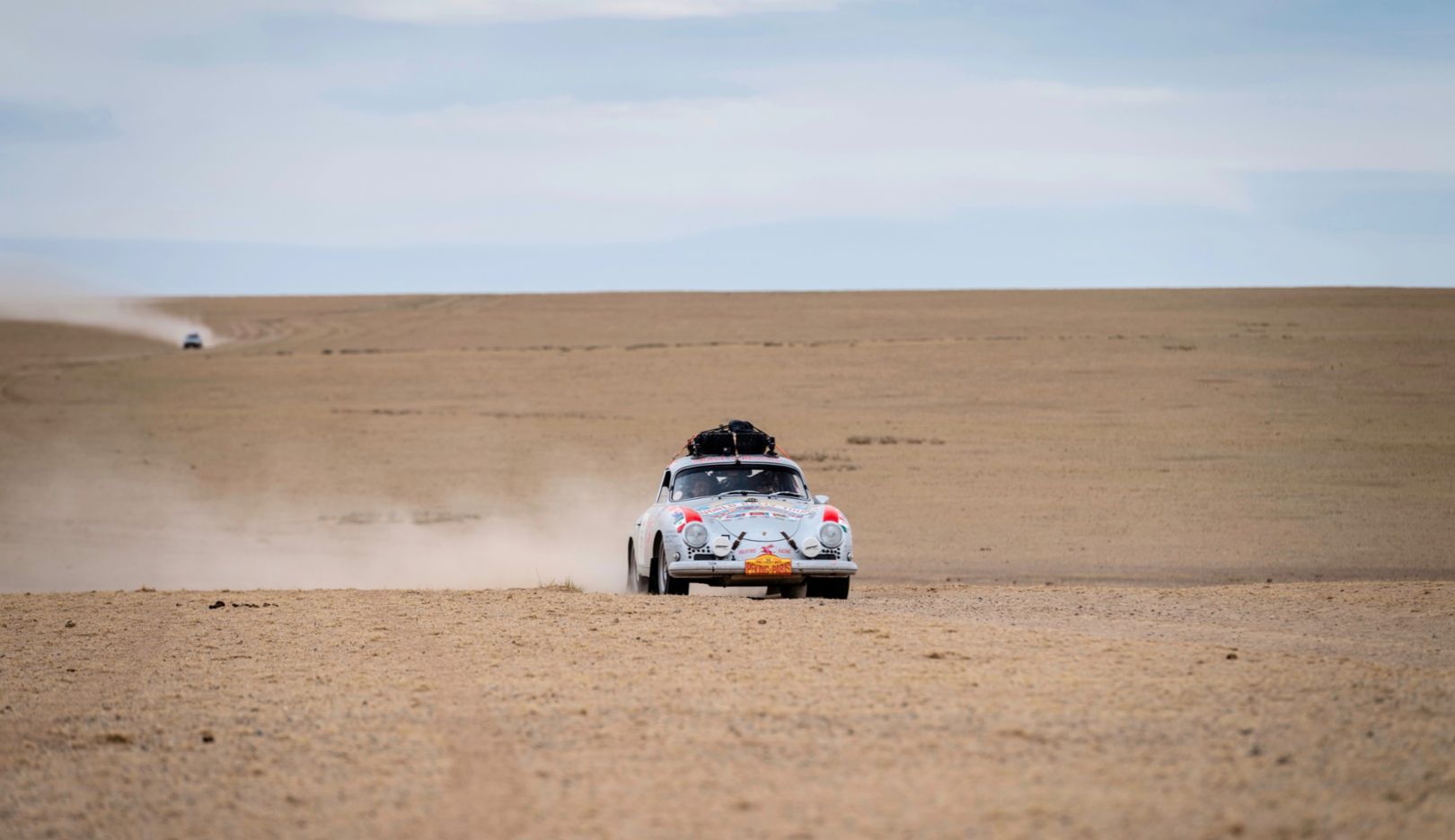 The Peking to Paris rally is one of the most demanding in the world. It follows the trail of the pioneers of 1907. The participants covered almost 14,000 kilometers and were on the road for 36 days. 