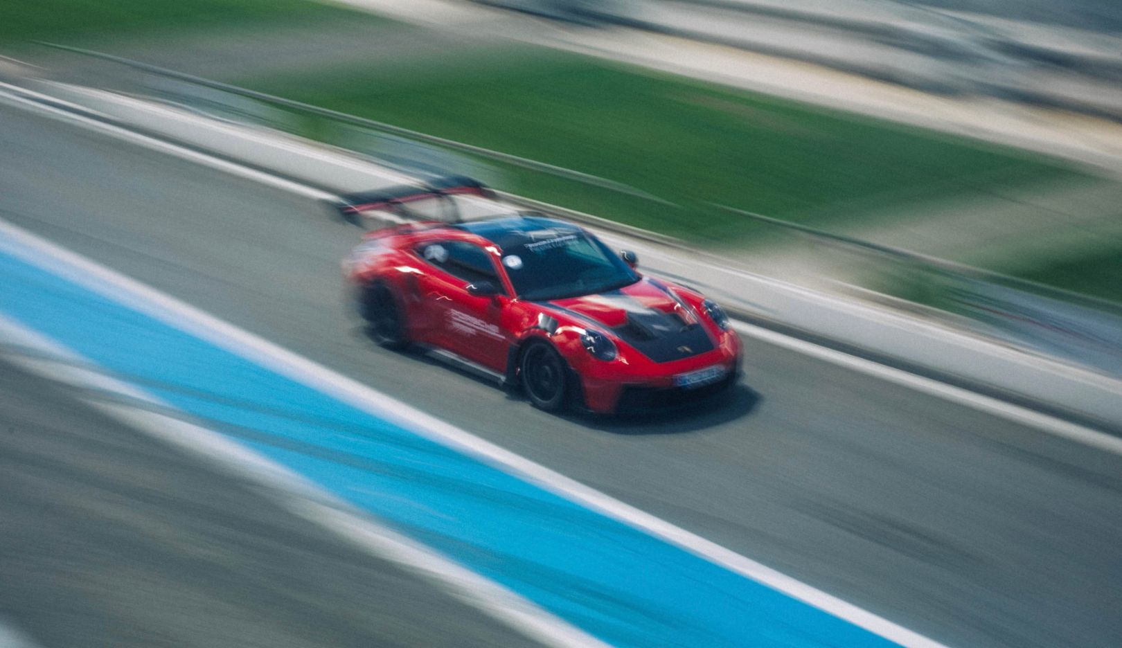 911 GT3 RS(992)는 서킷에서 최고의 역동성을 증명한다.